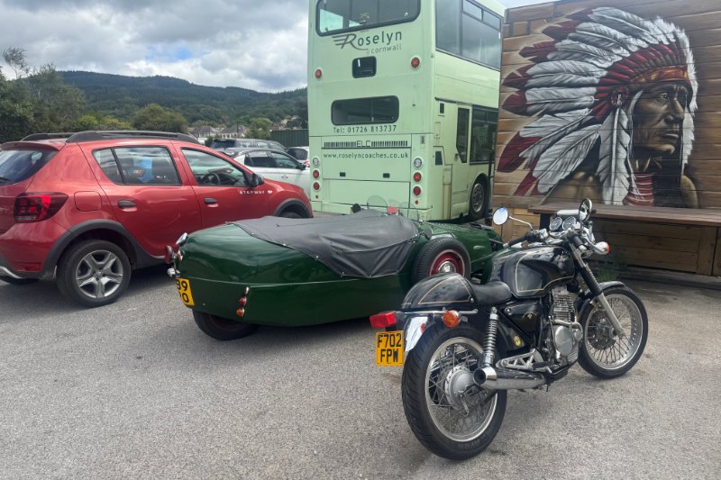 Lunchstop at the Ranch, Resolven